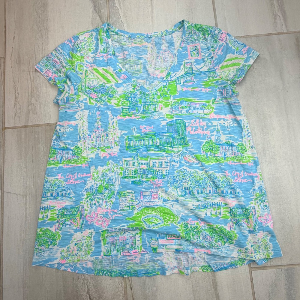 Lilly Pulitzer Etta V-Neck T-Shirt Lilly Loves Philadelphia Print Cotton Large